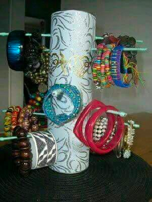 Accessories holder • Creative Ways to Repurpose Pringles tube cans | ecogreenlove