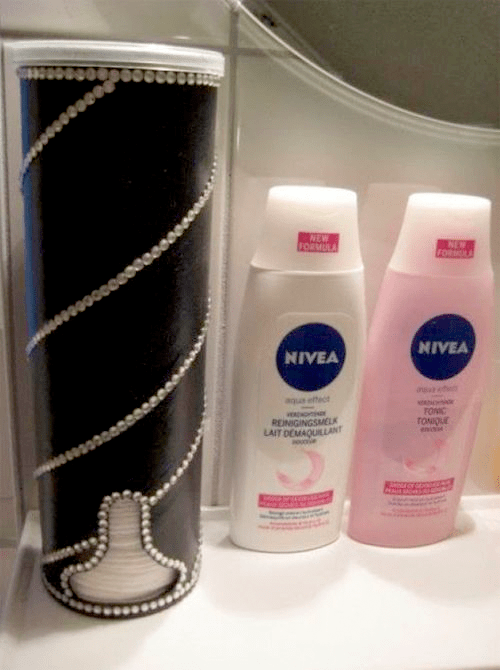 Cotton pad dispenser • Creative Ways to Repurpose Pringles can tubes | ecogreenlove