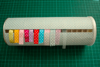 Ribbon storage • Creative Ways to Repurpose Pringles tube cans | ecogreenlove